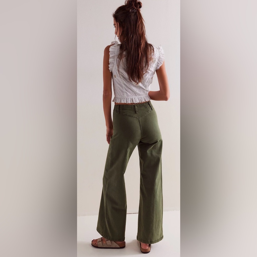 We The Free Libre Wide-Leg Jeans by Free People in the color Thyme. Size 27 - Picture 3 of 6